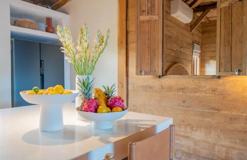 Padonan Villa | Canggu 14 Guests 7 Bedrooms Daily Breakfast & Service Huge Private Pool & Garden!