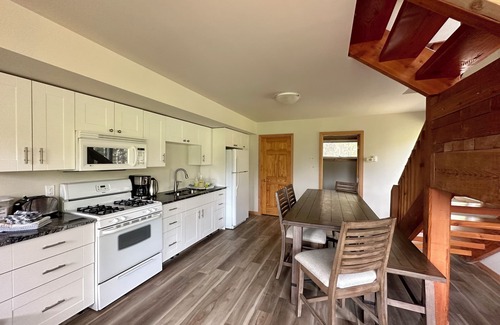 Canmore Cabin | Canmore Alpine Hostel - Alpine Club of Canada
