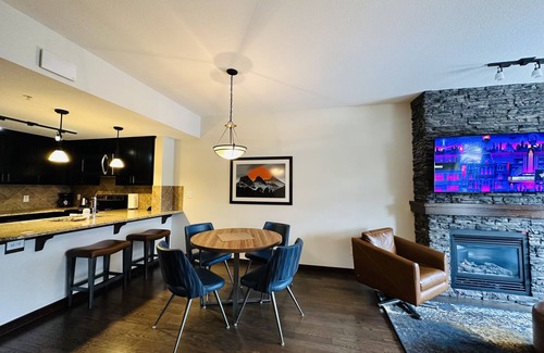 Canmore Resort | Canmore Mountain Retreat - Heated Pool & Hot-tub