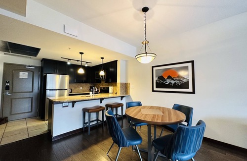 Canmore Resort | Canmore Mountain Retreat - Heated Pool & Hot-tub