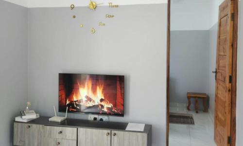 Kilifi Apartment | Canna Lily 5 min walk from bofa road, baobab resort