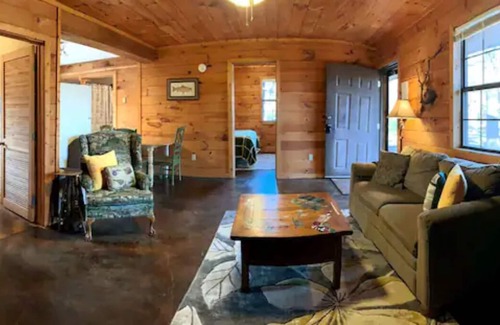 Sulphur Cabin | Canoe Cabin 8 - Rocky Point Cabins