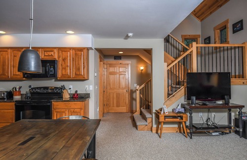 McHenry Cottage | Canopy Escape