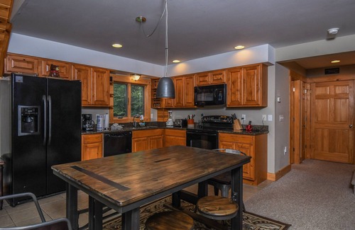 McHenry Cottage | Canopy Escape