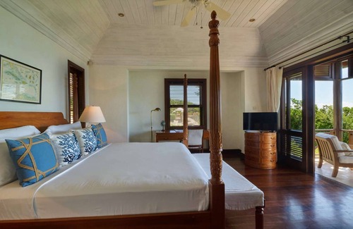 Carenage Villa | Canouan Beach House (4/5 Rooms)