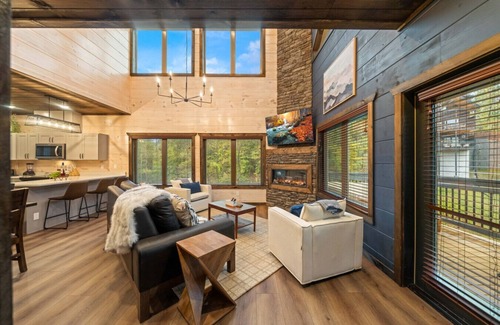 Pigeon Forge Cabin | Can’t Bear to Leave It | Smoky Mtn Getaway