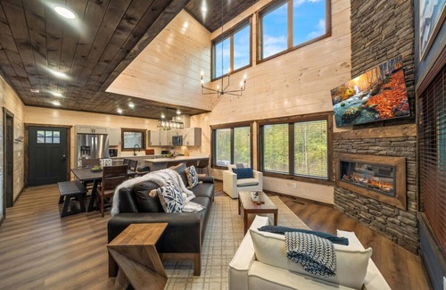 Pigeon Forge Cabin | Can’t Bear to Leave It | Smoky Mtn Getaway