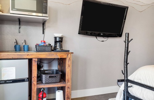 Virgin Apartment | Canyon Studio w/private courtyard, 20 minutes from Zion