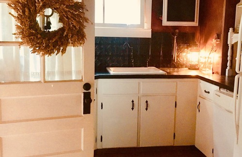Interlaken Cottage | Cape Cod on Cayuga Lake West Shore