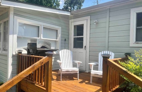 Grove Cottage | Cape Cod Style on Grand Lake - Romantic Honeymoon Cottage w/Hot tub #11