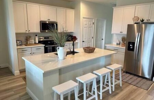 Lochmoor Waterway Estates House | Cape Escape – 4BR Waterfront Home w/Gulf Access, 4 bdr/3 bath Cape Coral/Ft. Myers Home