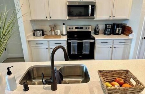 Lochmoor Waterway Estates House | Cape Escape – 4BR Waterfront Home w/Gulf Access, 4 bdr/3 bath Cape Coral/Ft. Myers Home