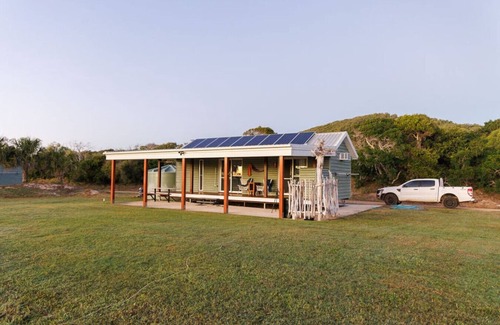 Curtis Island House | Cape Keppel Beach Cottage 3