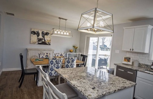 Town Bank House | Cape May Heated Swim Spa Oasis Sleeps 8, Dog & EV Friendly
