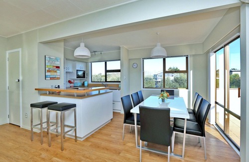 Haumoana House | Cape View Villa: Well-appointed house with stunning sea views! Family-friendly.