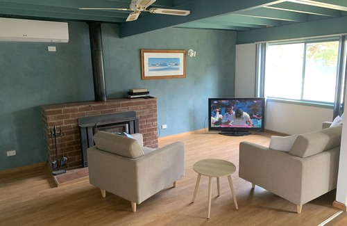 Cape Woolamai House | Cape Woolamai Beach House. 1km walk to cafe & surf beach & 300 mt to the bay