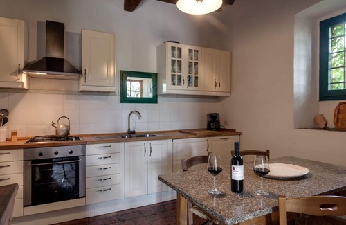 Carmignano House | Capezzana di Sopra: a Tuscan Farmhouse with 6 bedrooms and Pool