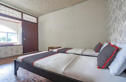 Cilimus Hotel | Capital O 93733 Hotel Linggarjati Kuningan