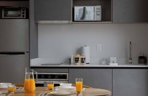 Reforma Apartment | Capitalia | Modern 1BR with Rooftop Jacuzzi & Gym