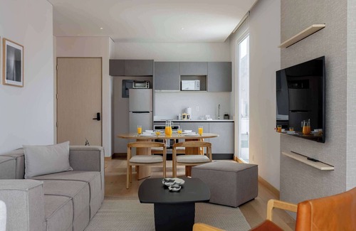 Reforma Apartment | Capitalia | Modern 1BR with Rooftop Jacuzzi & Gym