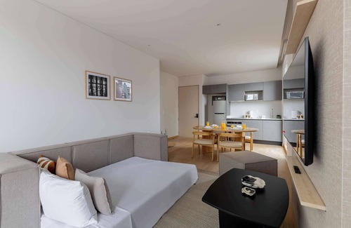 Reforma Apartment | Capitalia | Modern 1BR with Rooftop Jacuzzi & Gym