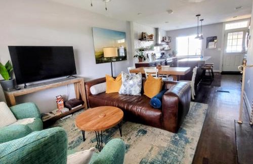 Northeast House | Capitol Hill Adj Home with Parking and Easy Access to Downtown