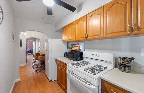 Randle Highlands Condo | Capitol Hill Family Suite with a View + More