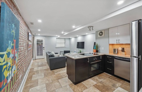 Southeast Apartment | Capitol Hill-SLPS 4-Walk 2 blk Metro/Cafes