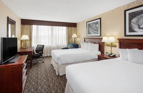Jefferson City Hotel | Capitol Plaza Hotel Jefferson City