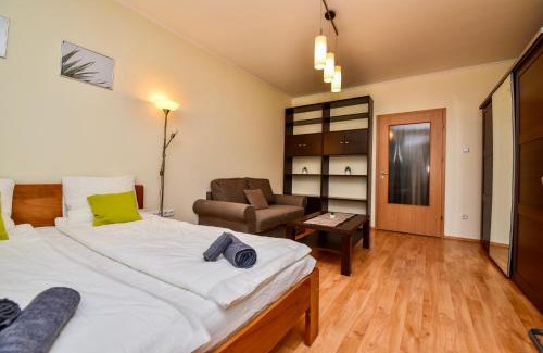 Ferencvaros Apartment | Cappuccino Apartment with Balcony and FREE PARKING