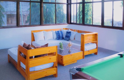 Mwanza Villa | Capri Villa w Swimming Pool, Pool Table, Lake View
