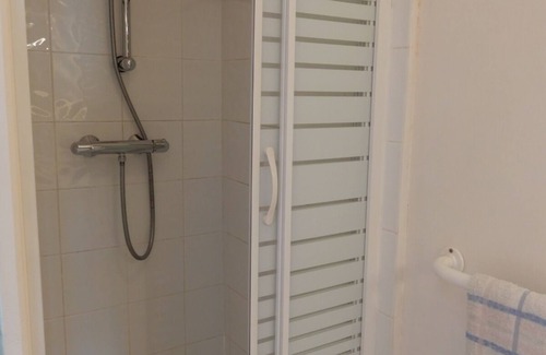 Mers-les-Bains Apartment | CAPRICES DE MER Apartment with large balcony and view 300 m from the beach Queen Size bed
