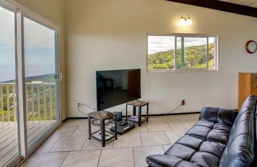Captain Cook Apartment | Captain Cook Bungalow with Panoramic Ocean Views!