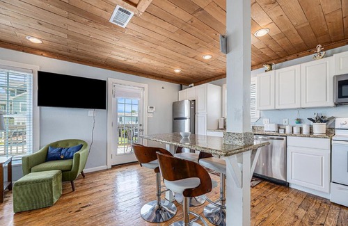 Pirates Beach House | Captain Dan's Beach House