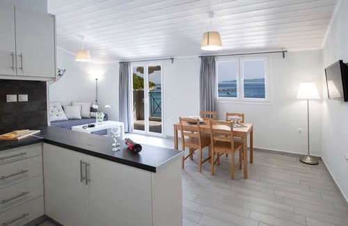 Mikros Gialos Apartment | Captain Nick