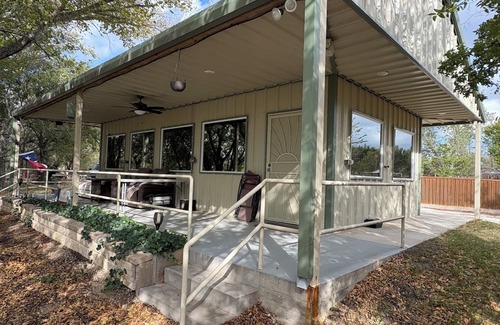 Graford Cabin | Captain's Cabin on Lake Godstone