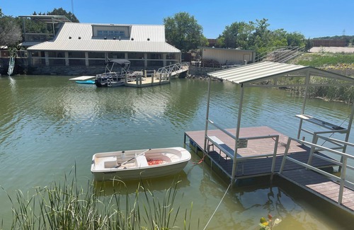 Graford Cabin | Captain's Cabin on Lake Godstone