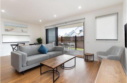 Paynesville Apartment | Captains Cove Ground Floor Luxury Apartments