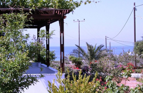 Lefkos Apartment | Captivating 1-Bed Apartment in Lefkos