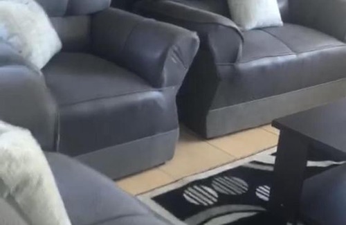 Springs Apartment | Captivating 1-Bed Studio in Springs - Home Way
