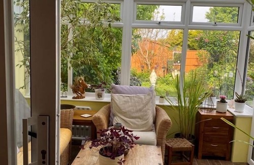 Amesbury House | Captivating 2-Bed House in Amesbury, Salisbury