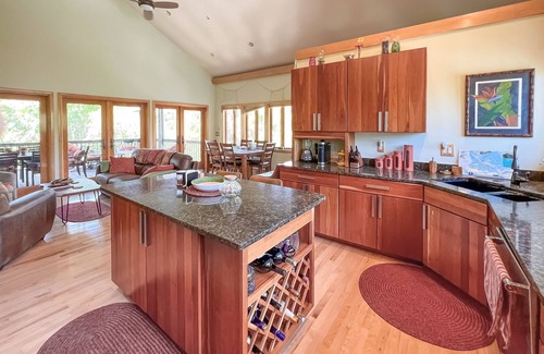 Safety Harbor Club House | Captivating Cabana – Luxury home, Boat Slip, Golf Cart, Pool, Pickleball, & Club
