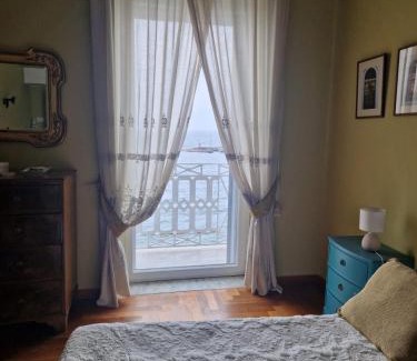 Chiaia House | Caracciolo Seafront Charme Home