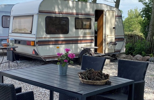 Tureby House | CARAVAN 1 . BED & BREAKFAST . 5 MIN FROM E47 . DOGS WELCOME . MAX 3 persons