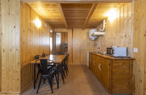Alos de Balaguer RV Rental | Caravan 'Bungalow 3' with Mountain View, Wi-Fi and Air Conditioning