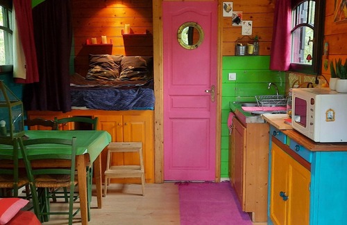 Dieulefit Cabin | Caravan in Drôme Provençale in the middle of a private garden