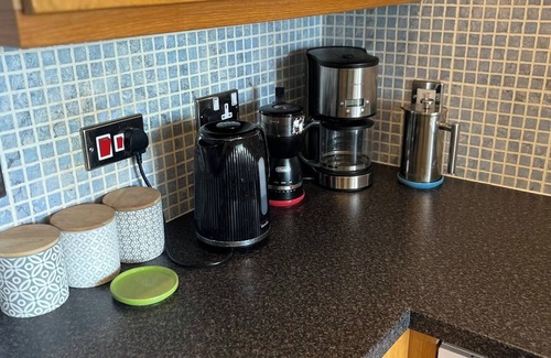 Castle Quarter Apartment | Cardiff Apt - Sleeps 6 - Castle & Stadium Nearby