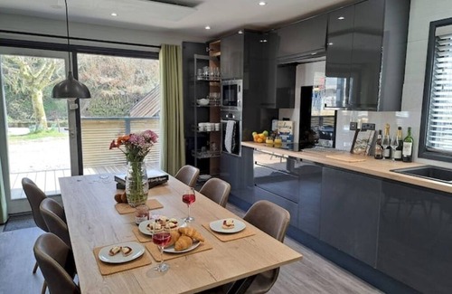 Looe Cabin | Cardinham Lodge 3 bedroom - max 6 occ - VP4