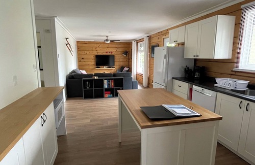 Hastings Highlands Cottage | Cardwell Cottage Escape - Maynooth - Algonquin Park - Peaceful