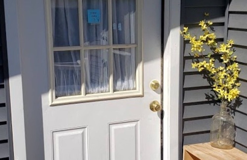 Wolfeboro Apartment | Caretakers Apartment-Split level w/Wet Room Bath